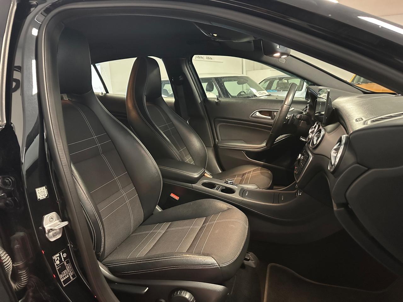 MERCEDES-BENZ GLA 220 CDI 170CV AUTOMATICA SPORT