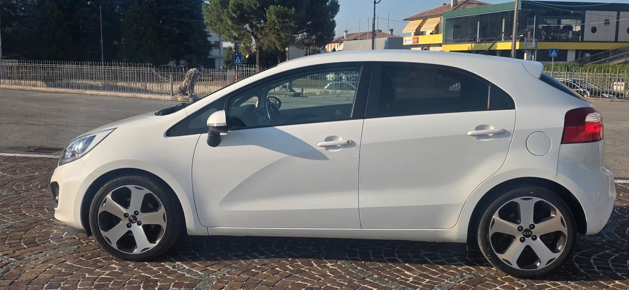 Kia Rio 1.4 CRDi 5p. Cool