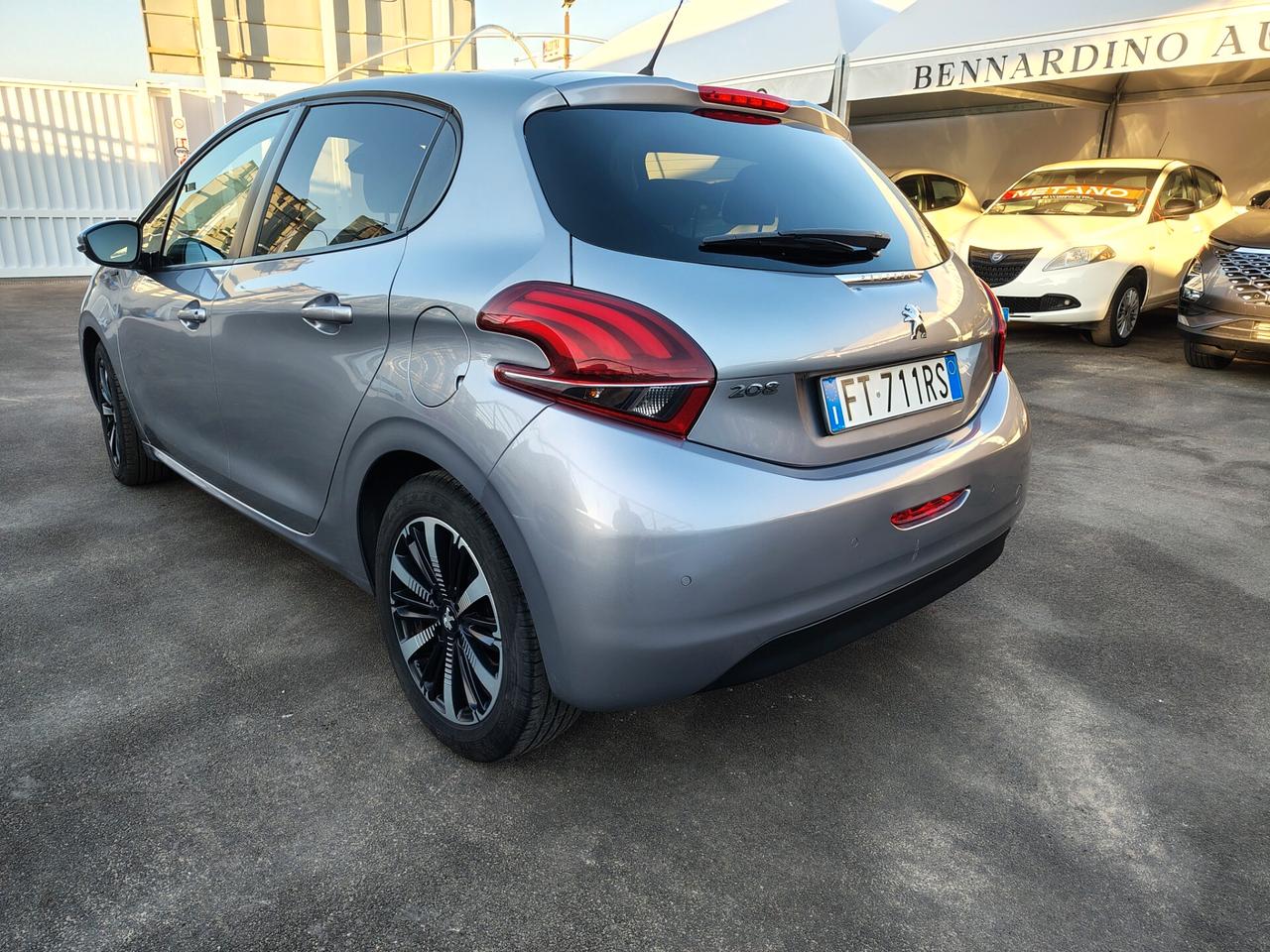 Peugeot 208 PureTech 82 Stop&Start 5 porte Signature