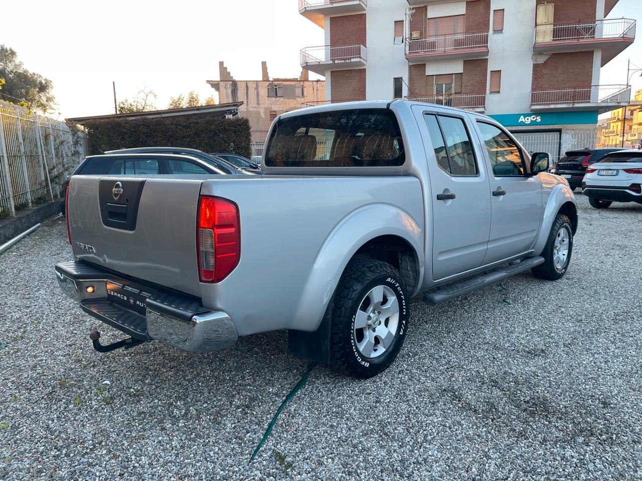 Nissan Navara 2.5 dCi 4 porte Double Cab LE