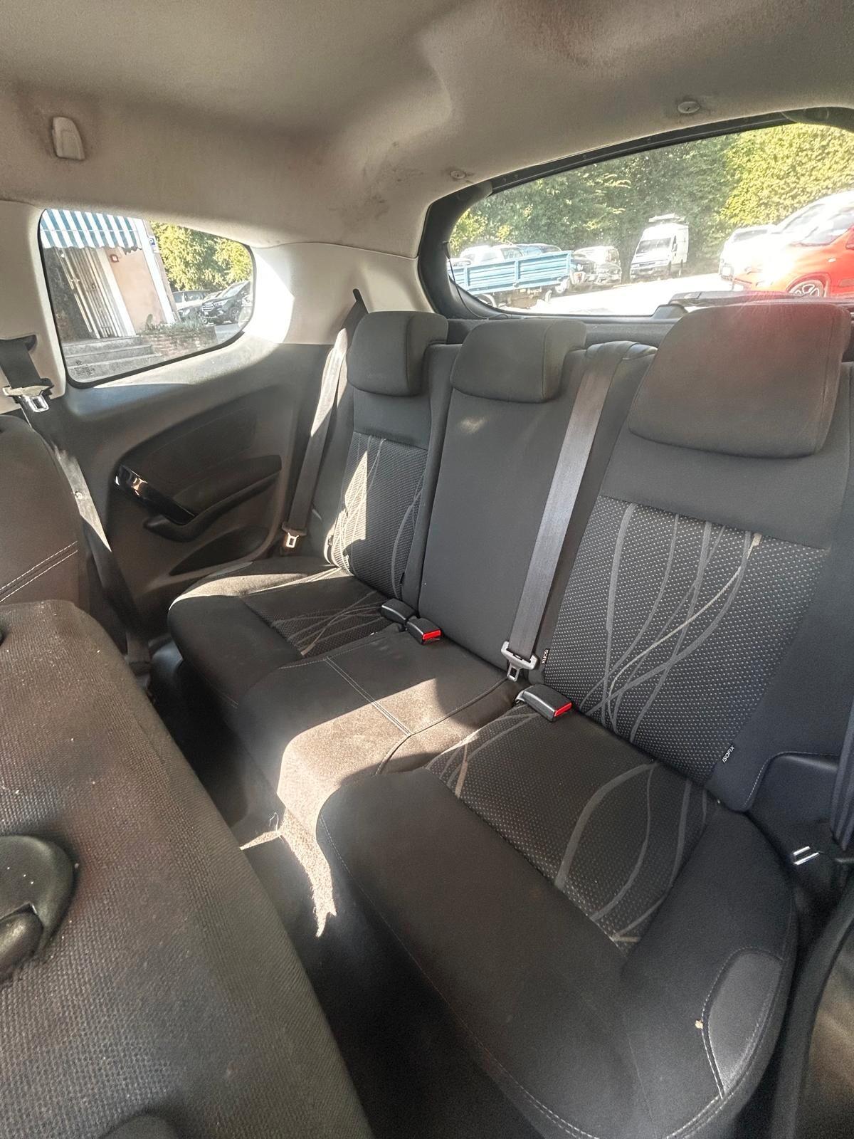 Peugeot 208 1.4 HDi 68 CV 3 porte Access
