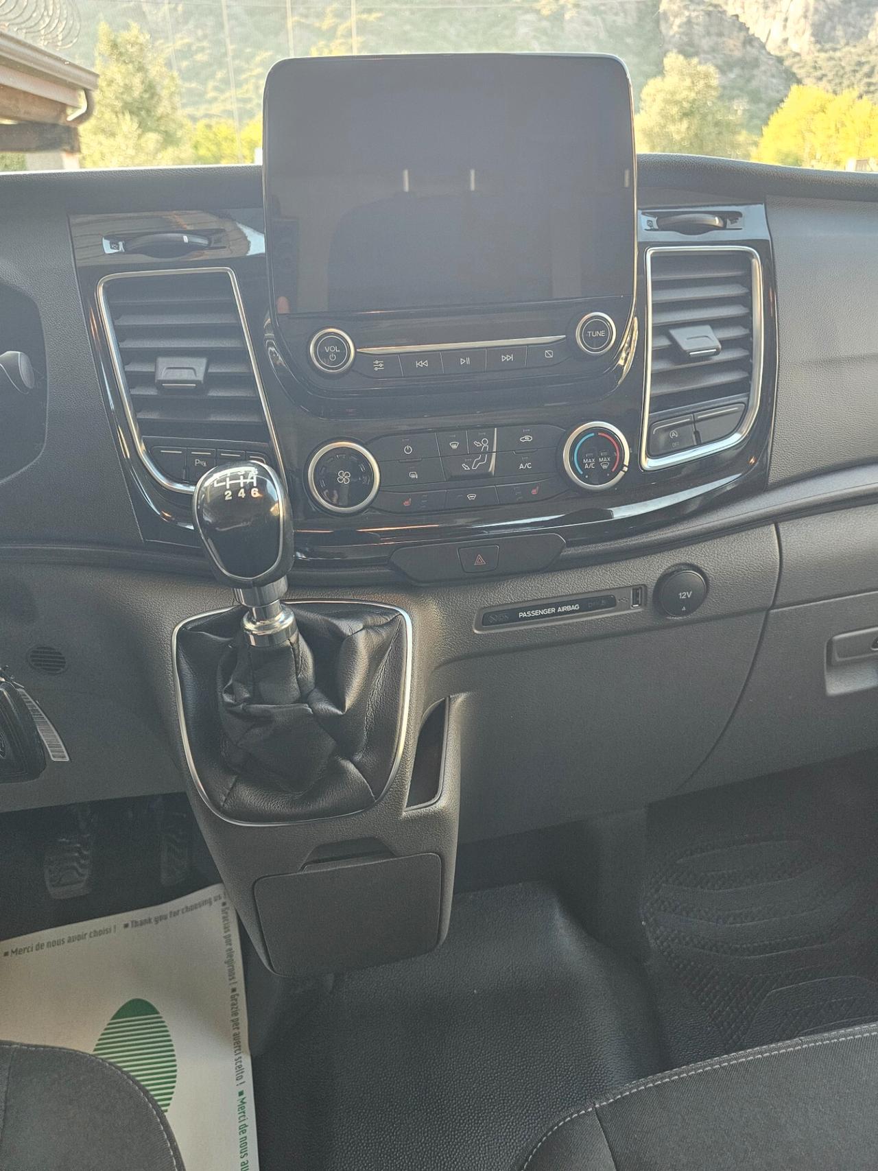 Ford Transit Custom 280 2.0 EcoBlue Hybrid 130 PC Titanium