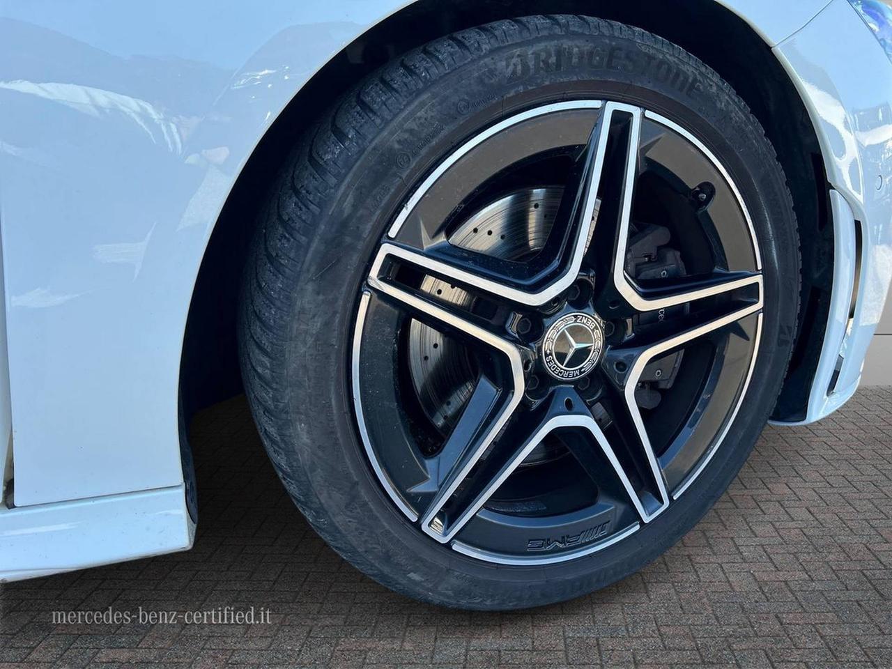 Mercedes-Benz CLA Shooting Brake 200 d Premium auto