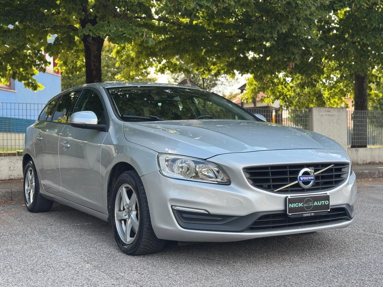 Volvo V60 D2 Geartronic Summum
