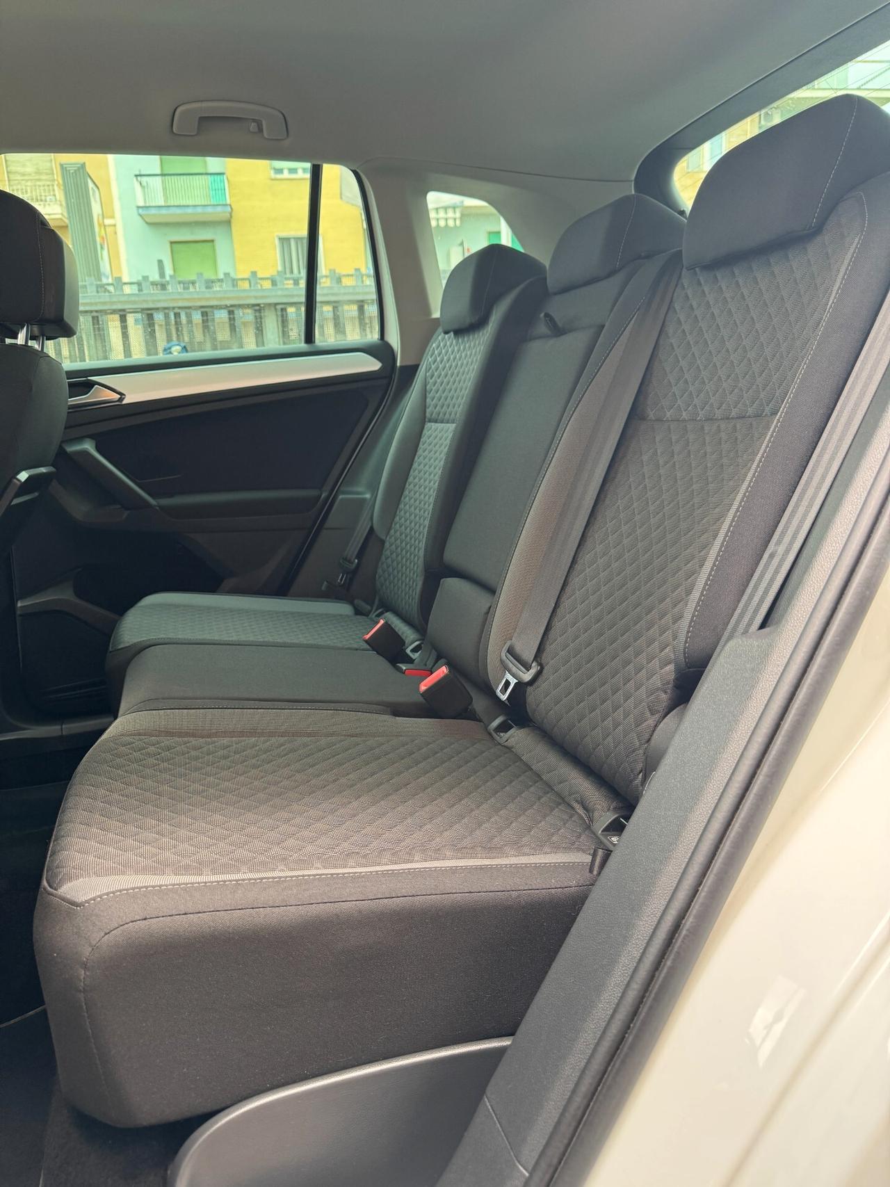Volkswagen Tiguan 1.6 TDI RLINE