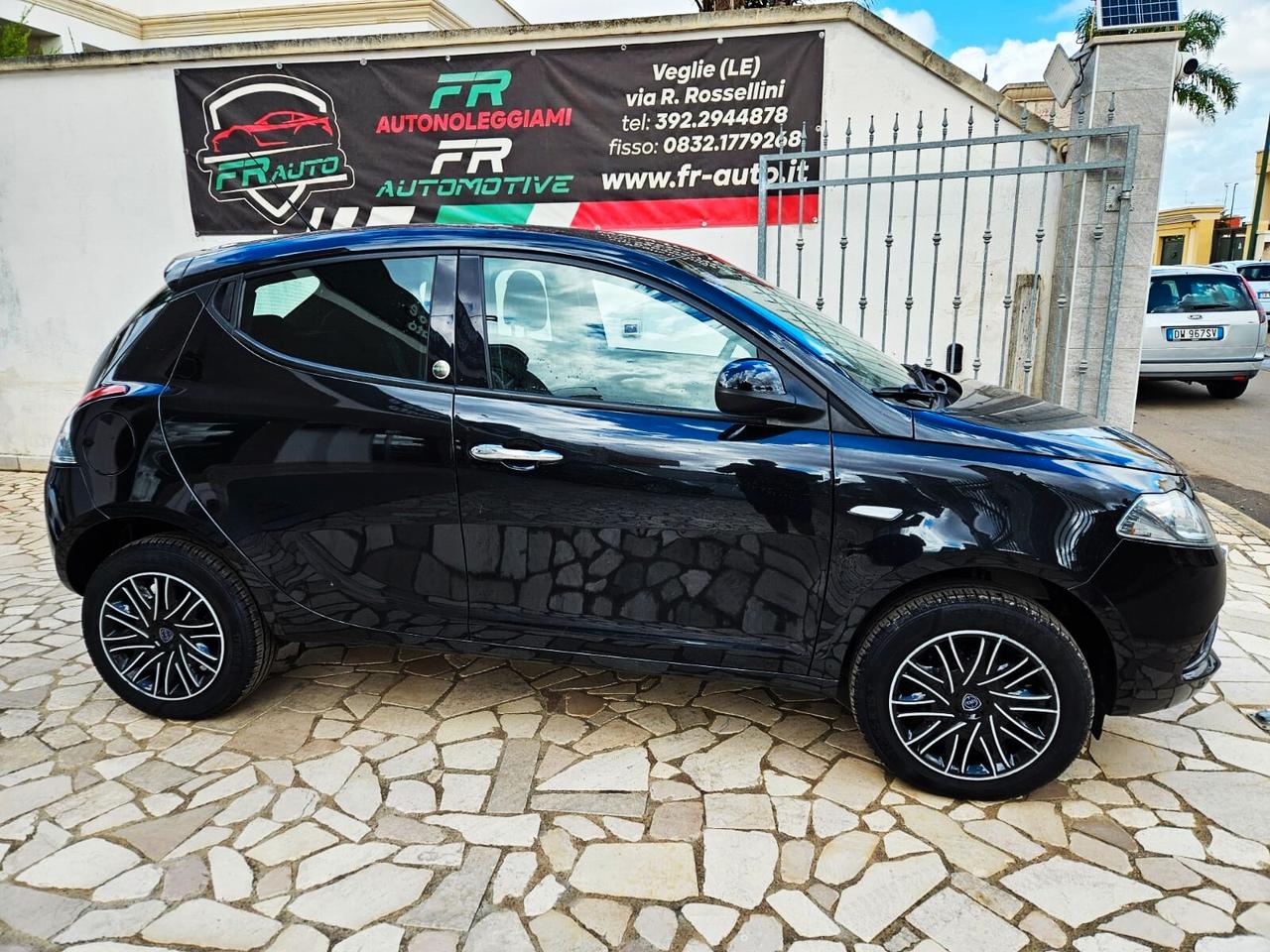 Lancia Ypsilon 0.9 TwinAir 85 CV 5 porte Metano Ecochic Elefant.Blu