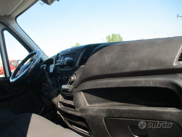 Iveco Daily 35C15 3000 150CV GANCI CARNE+BRACCIO G