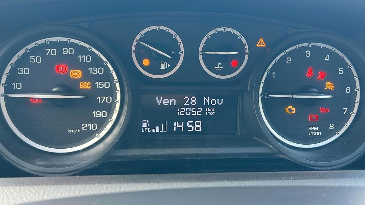 Lancia Ypsilon 1.2 69 CV 5 porte GPL Ecochic Silver NEOPATENTATI