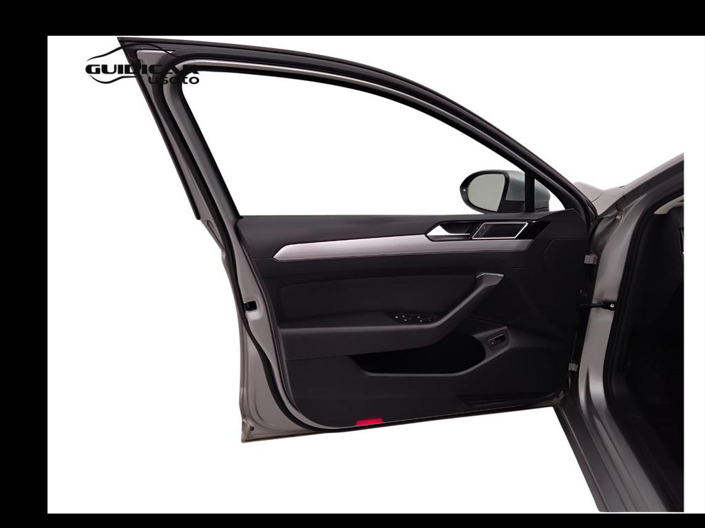 VOLKSWAGEN Passat VIII 2015 Variant - Passat Variant 2.0 tdi Business (