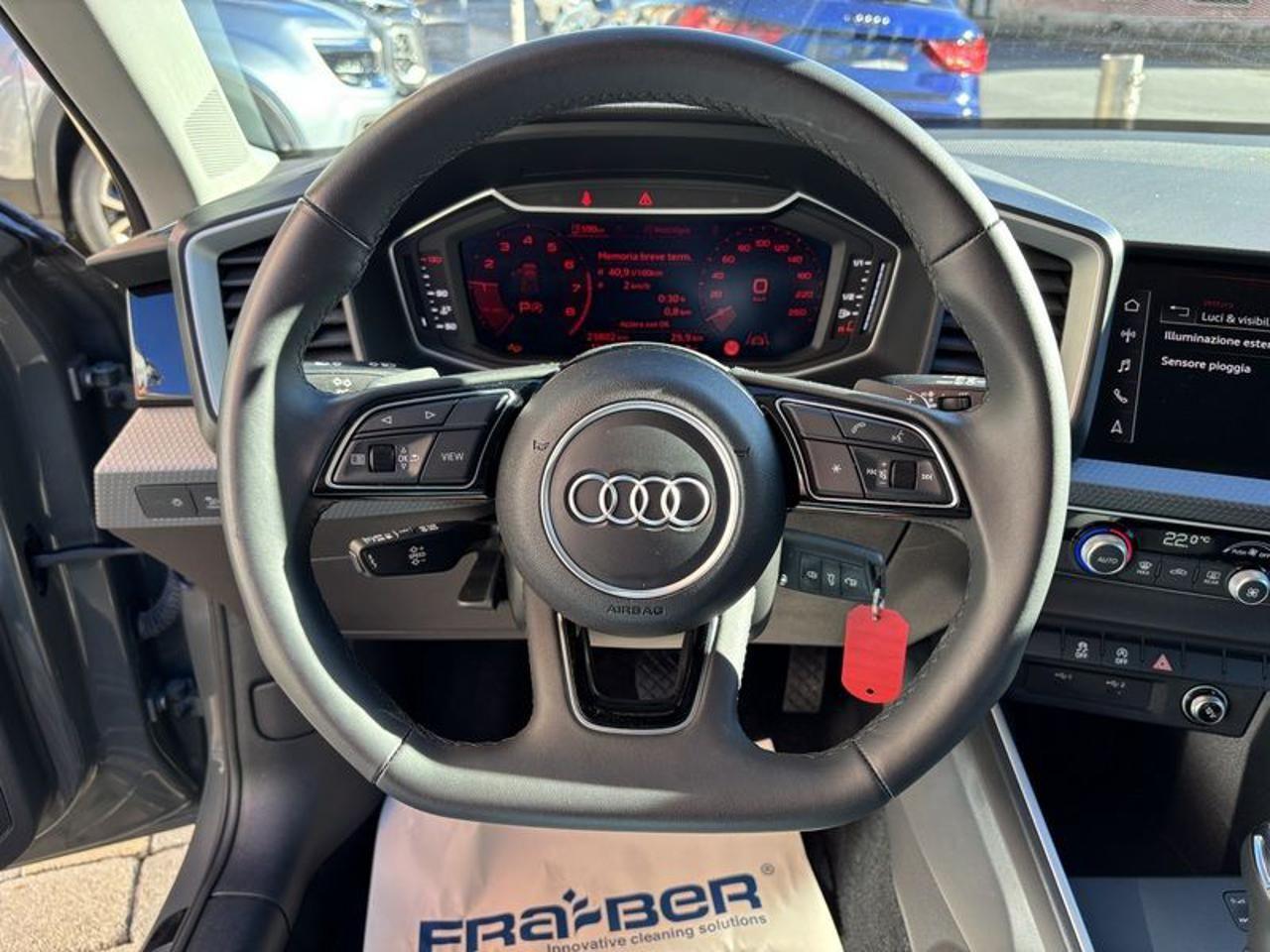 Audi A1 SPB 30 TFSI S tronic S line edition LED-APP-17"