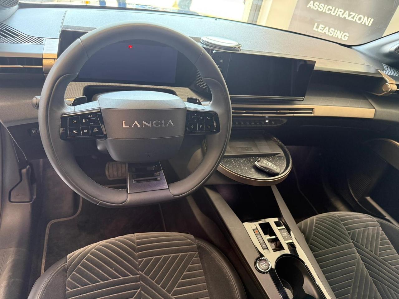 Lancia Ypsilon Hybrid e-DCT HF Line