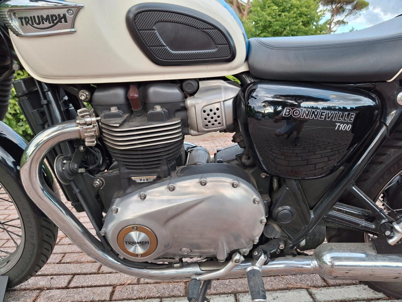 Triumph Bonneville T100