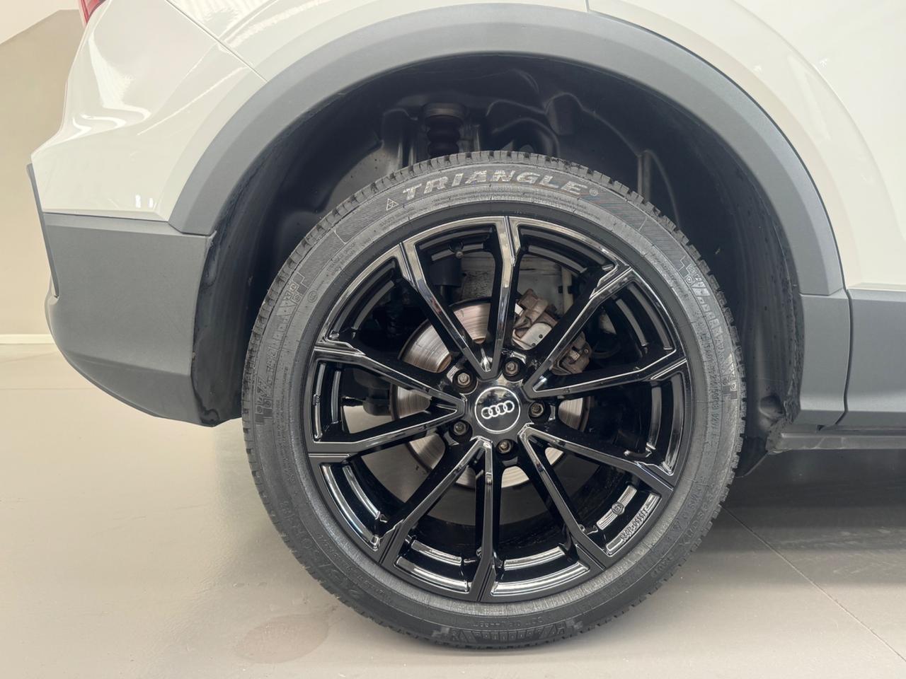 Audi Q2 30 TDI Business