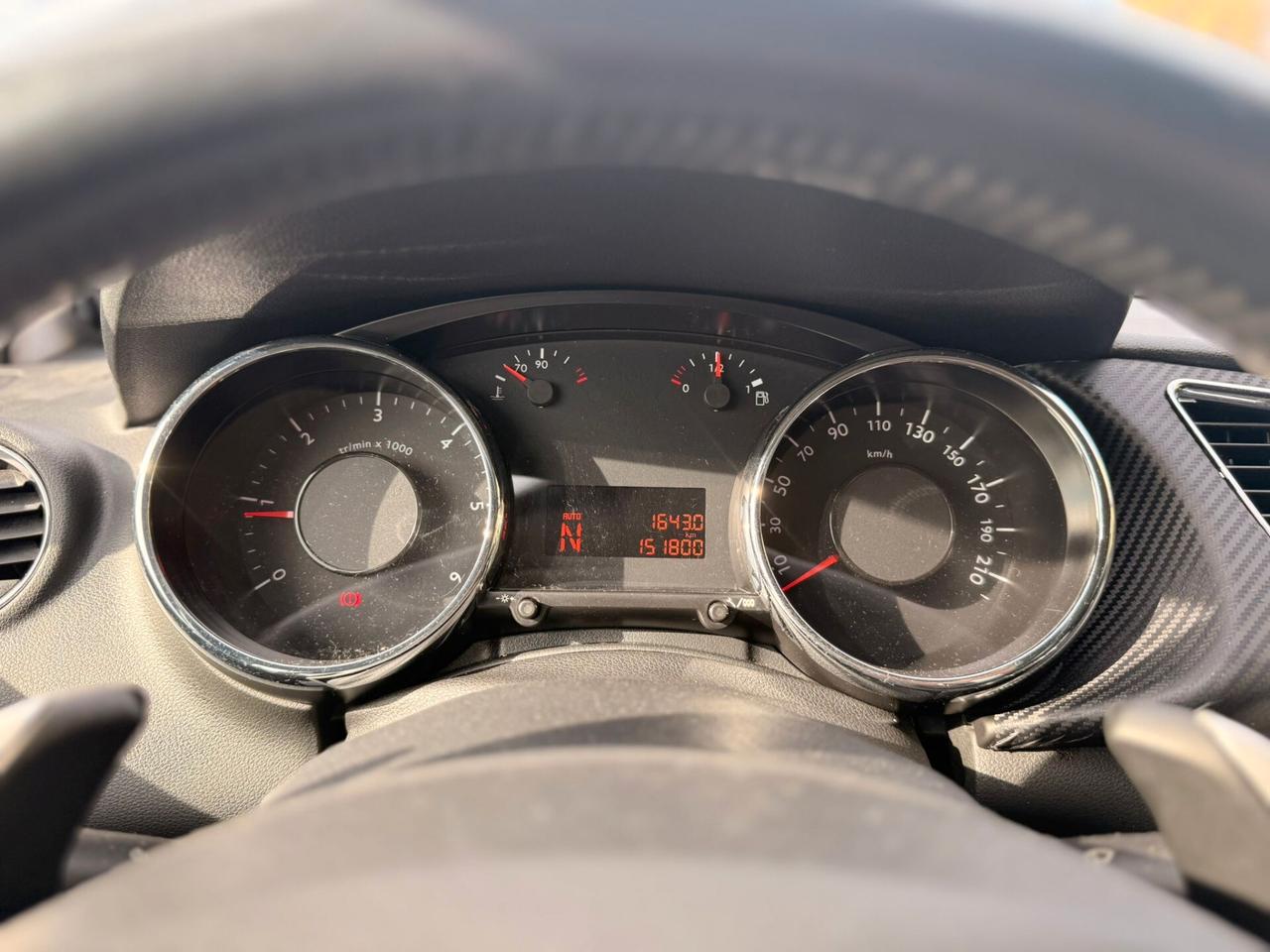 Peugeot 3008 1.6 HDi 110CV cambio robotizzato Business