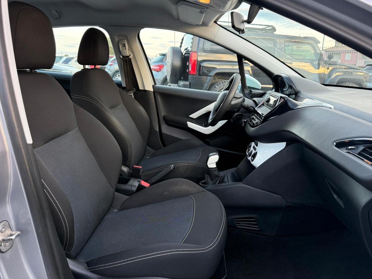 Peugeot 208 PureTech 82 5 porte Allure