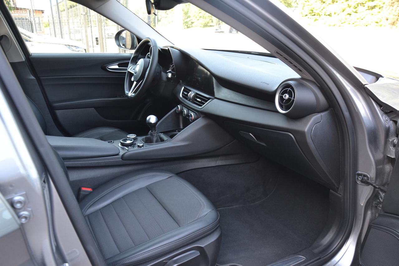Alfa Romeo Giulia 2.2 180CV 6M SUPER ***PREZZO REALE**UNIPRO'**