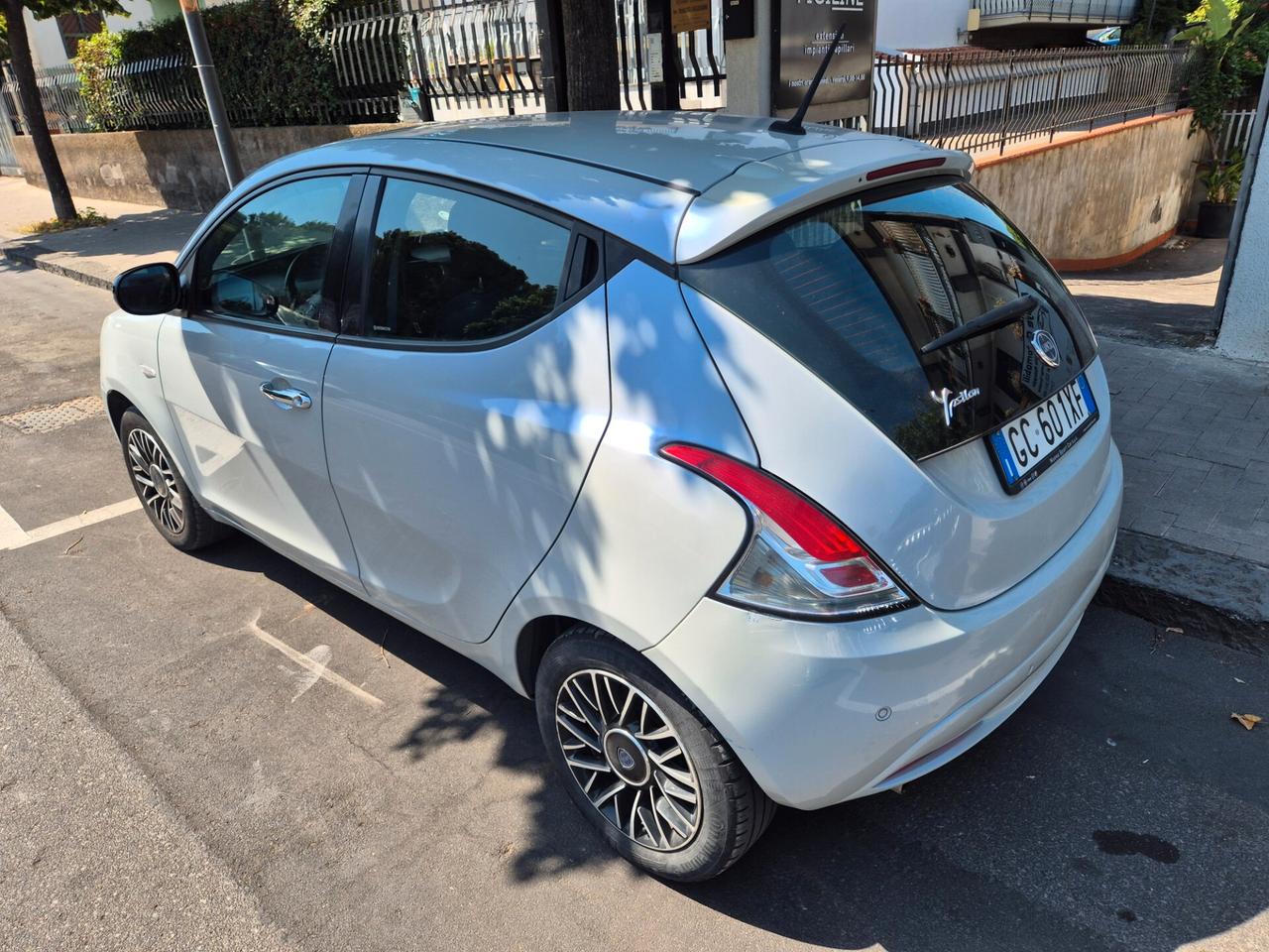 Lancia Ypsilon 1.2 69 CV 5 porte S&S Platinum