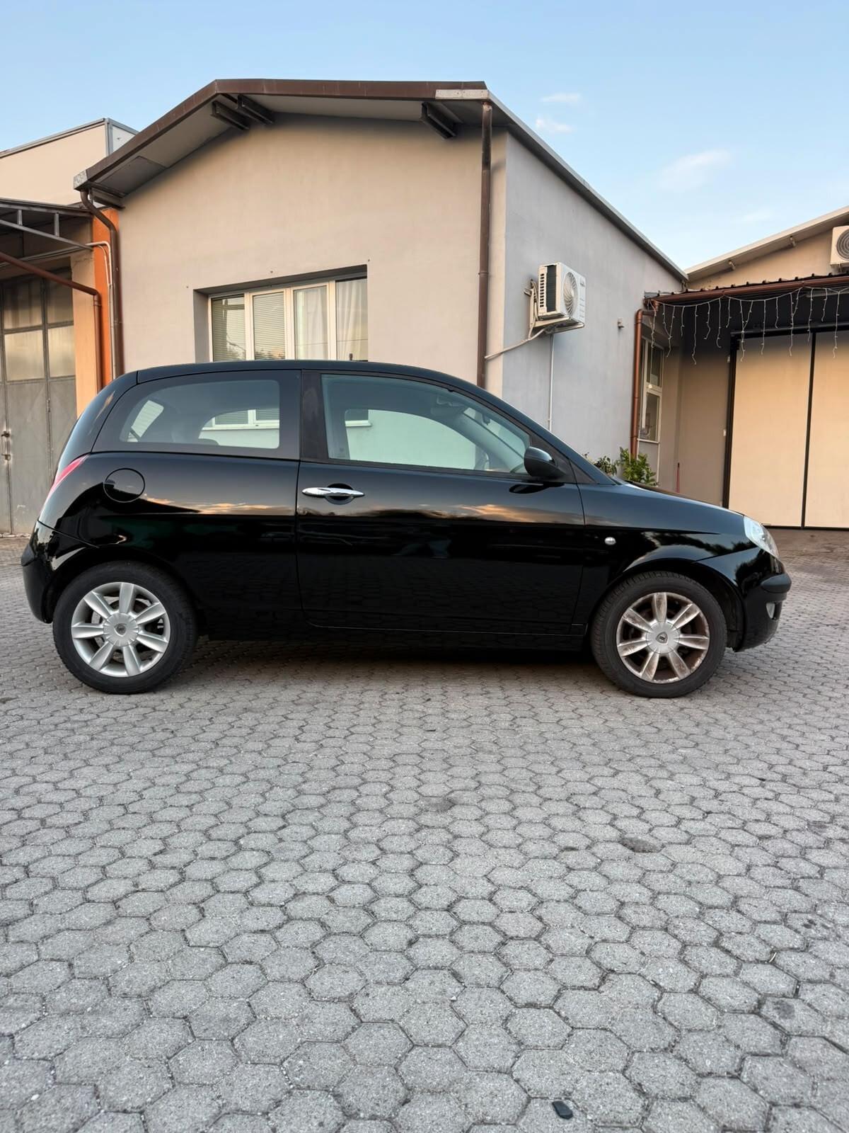 Lancia Ypsilon 1.2 Oro