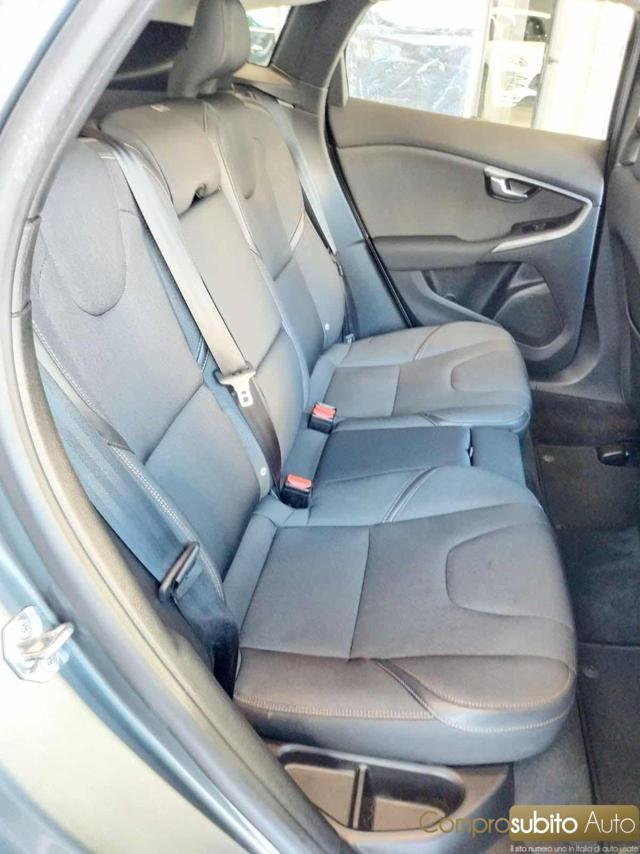 VOLVO V40 Cross Country D2 Geartronic Pro (Garanzia 12 Mesi)