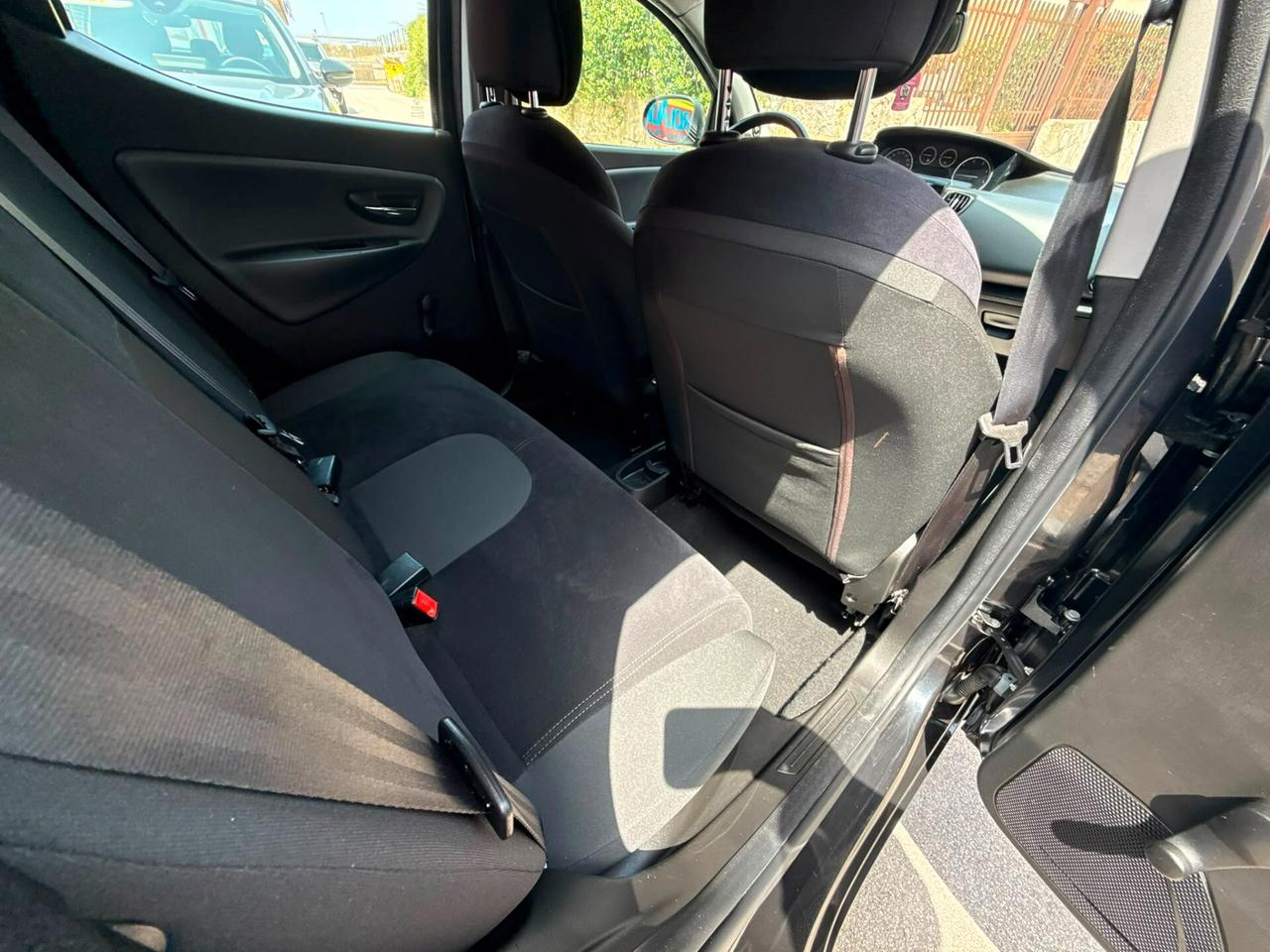 Lancia Ypsilon 1.3 MJT 95cv Silver - 2012