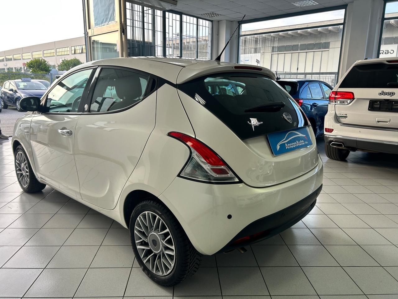 Lancia Ypsilon 1.2 GPL neopatentati 2012