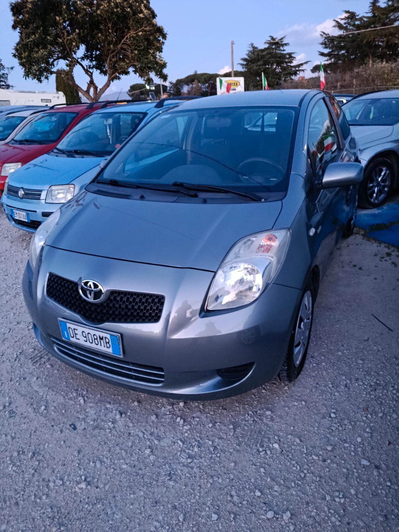 Toyota Yaris 1.0 3 porte Sol
