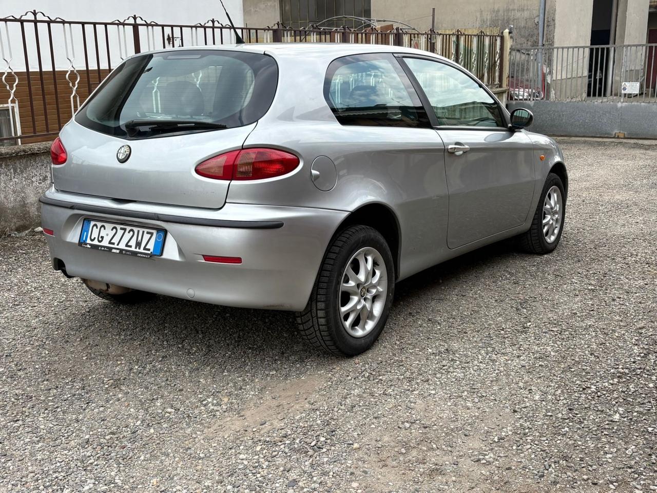 Alfa Romeo 147 1.6i 16V Twin Spark cat 3p. Progression