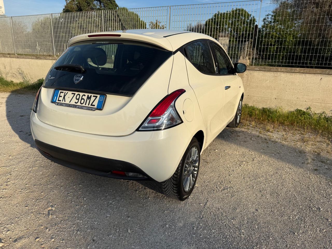 Lancia Ypsilon 1.2 69 CV 5 porte S&S Platinum