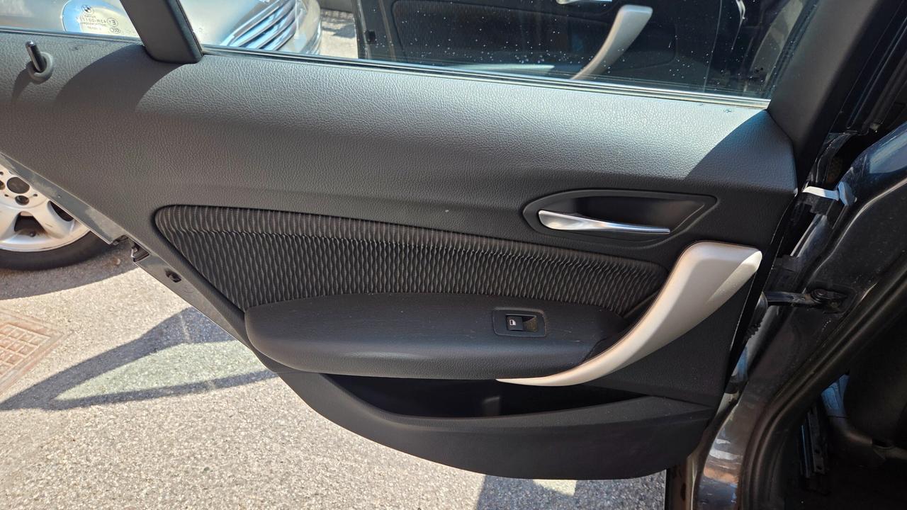 Bmw 118 118i 5p. Sport neo patentati unico proprietario