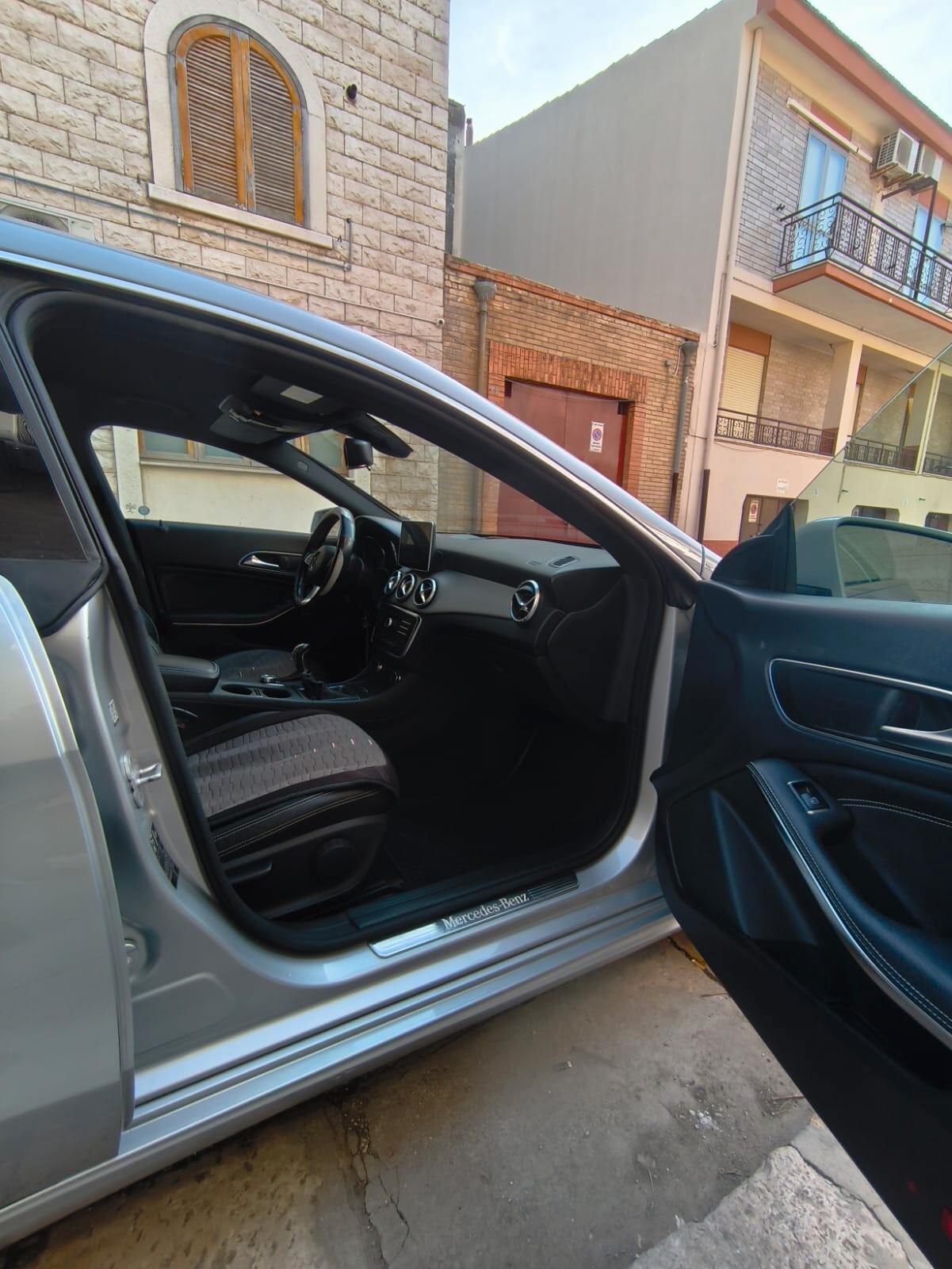 Mercedes-benz CLA 200 CDI S.W. Premium cv 136 cambio manuale