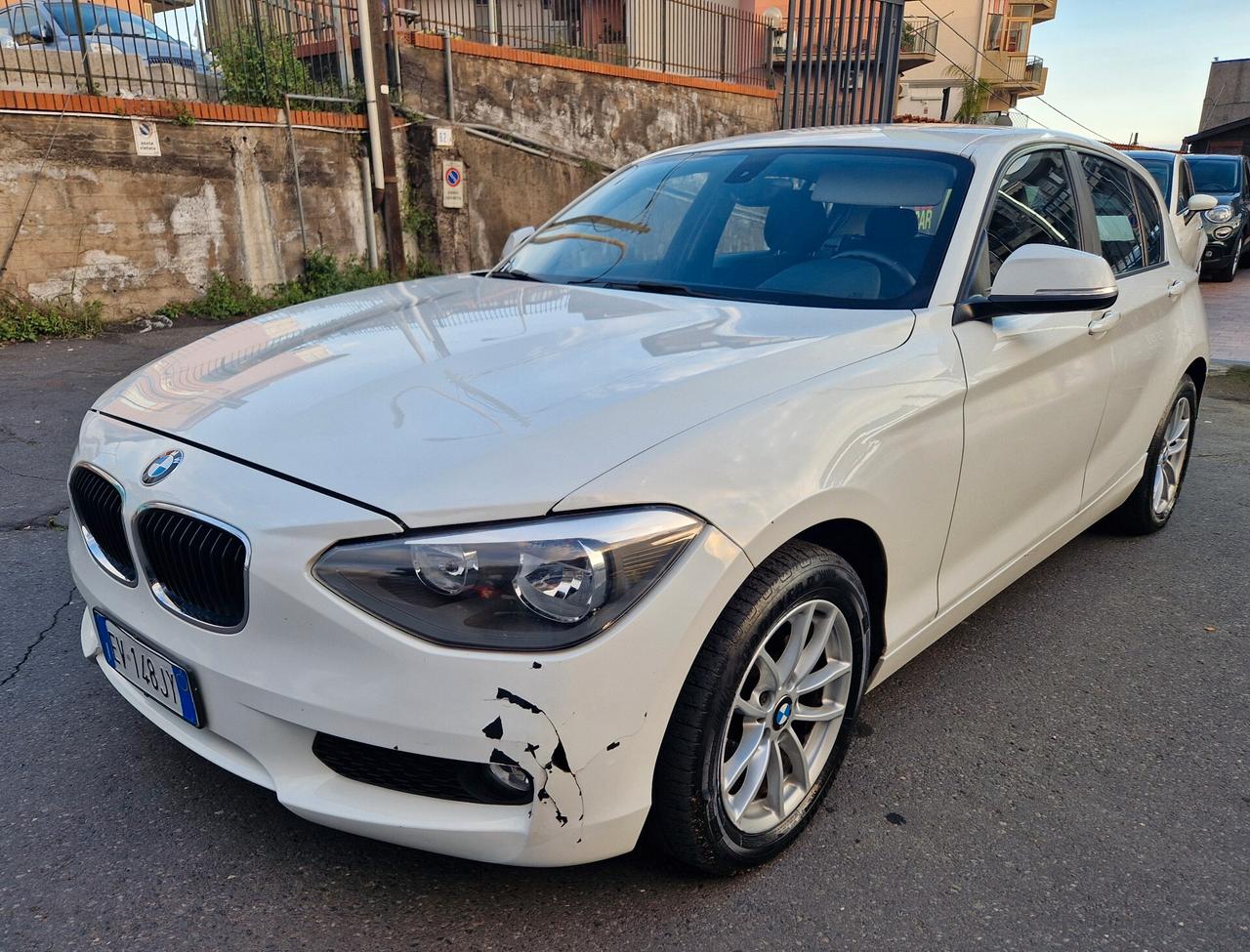 Bmw 116 116d 5p. Urban