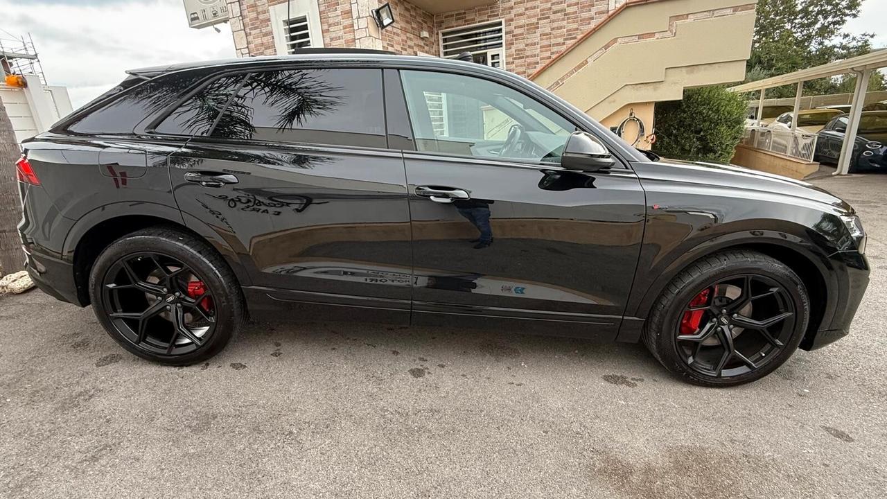 AUDI Q8 SUV 50 TDI 286 CV S-LINE EDITION KM0