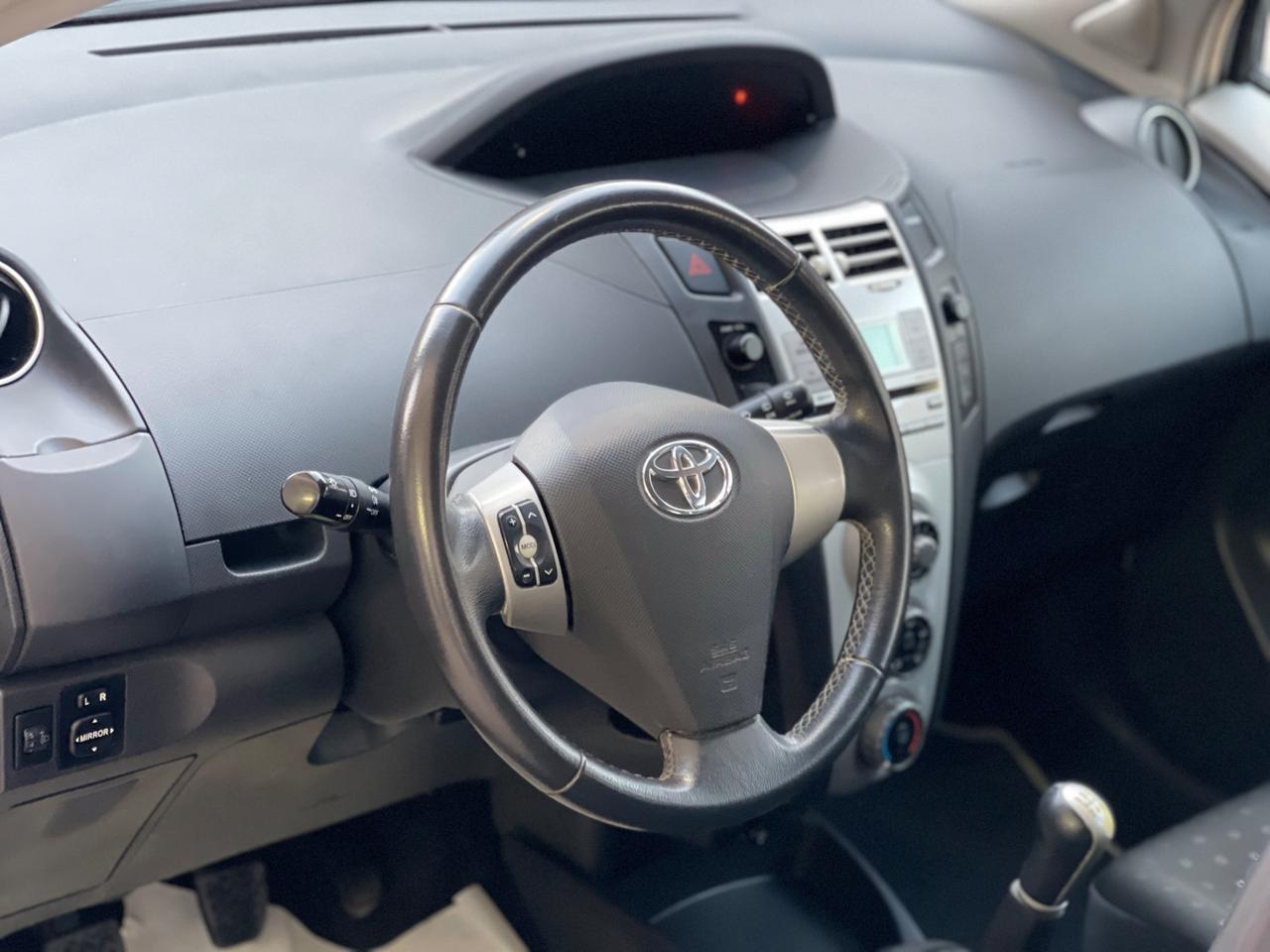 Toyota Yaris 1.0 5 porte Now