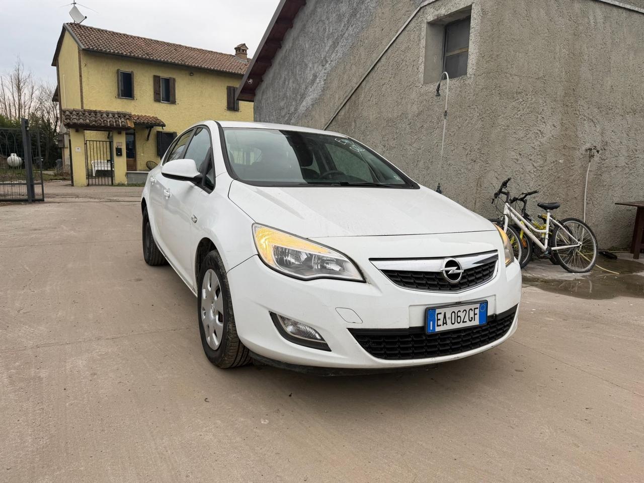 Opel Astra 1.4 16V Twinport 5 porte Enjoy