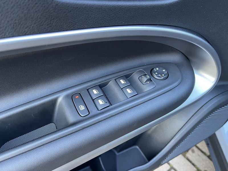 Jeep Avenger 1.2 turbo e-hybrid mhev Upland 4xe 145cv edct6 - KM0