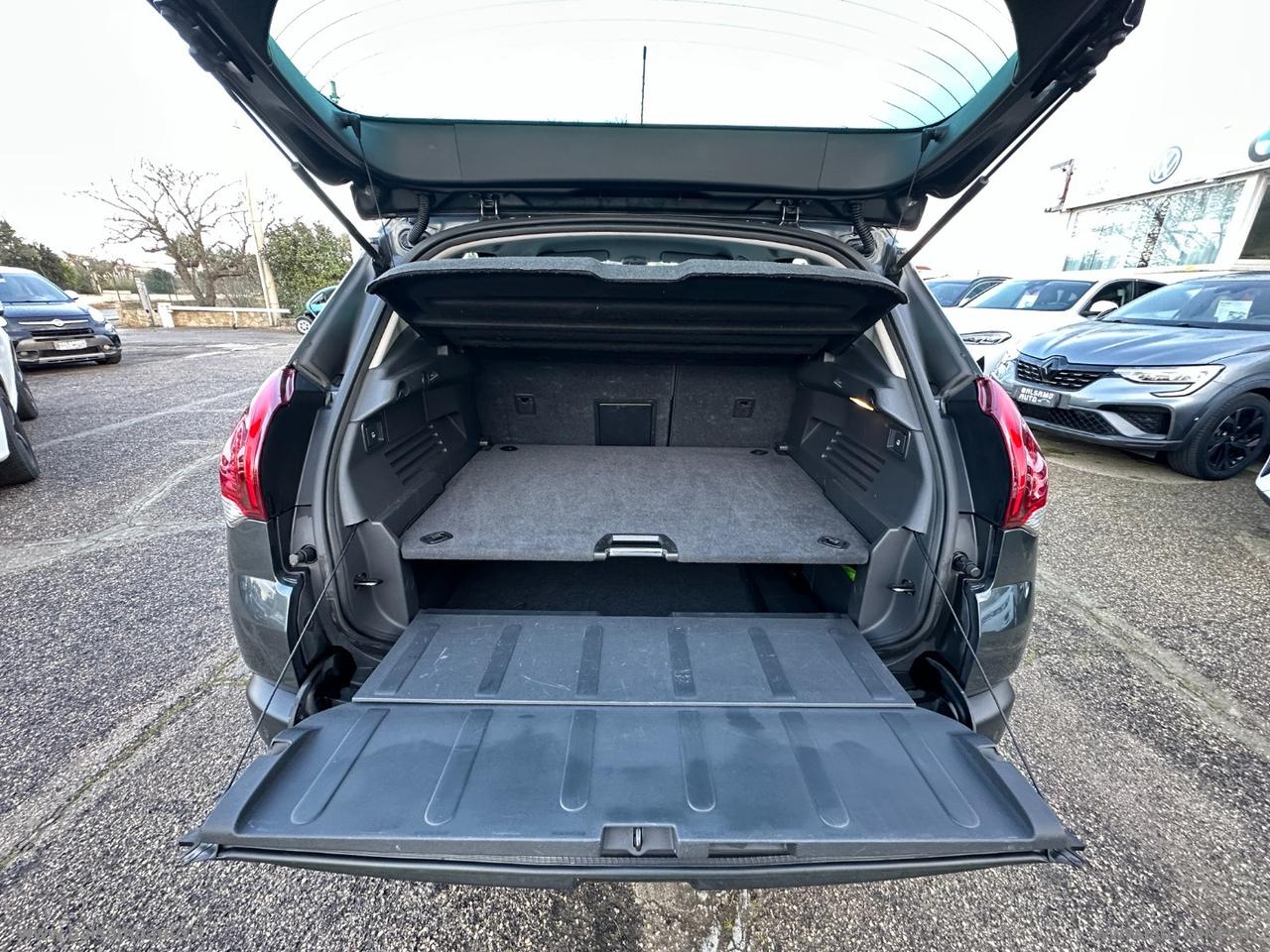 PEUGEOT 3008 1.6 HDi 115 CV Allure