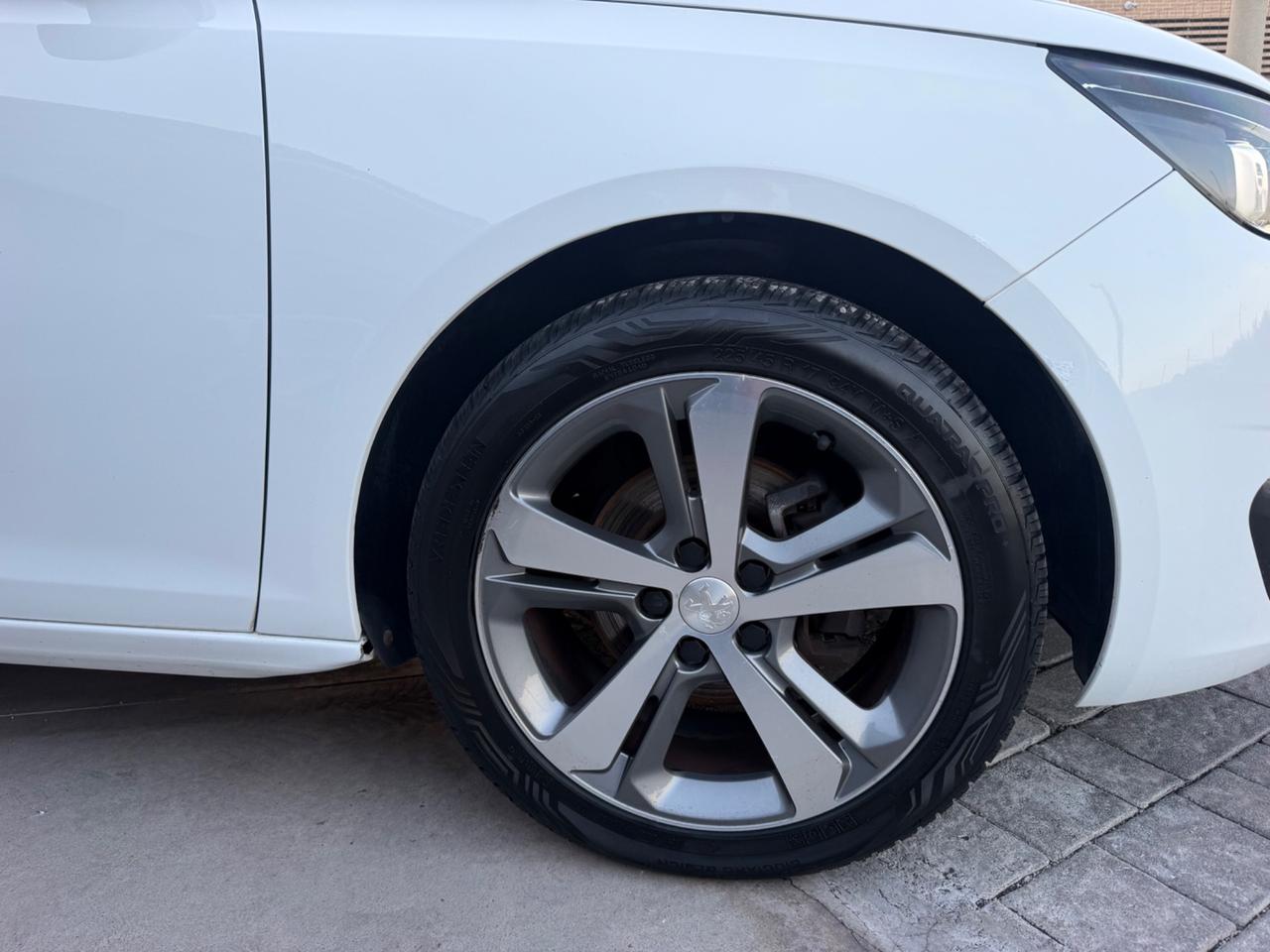 Peugeot 308 BlueHDi 120 S&S Allure