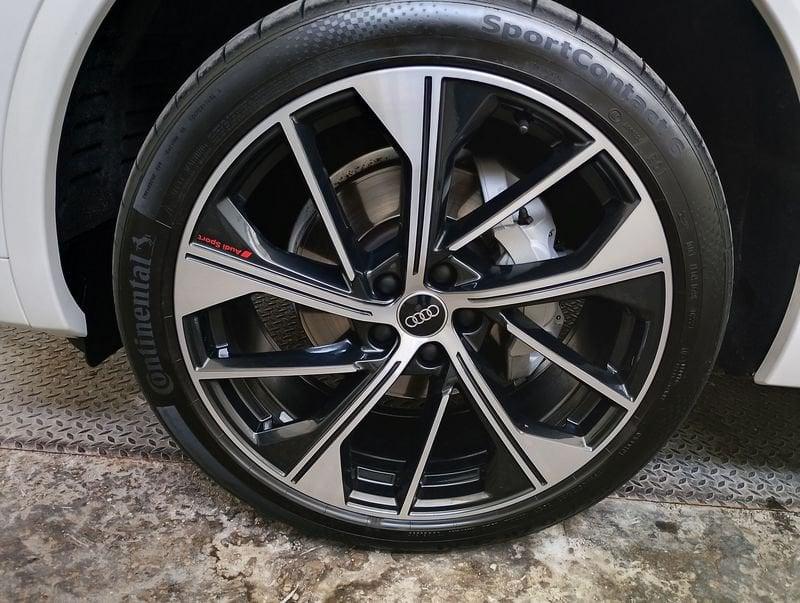 Audi Q5 SPB 40 TDI quattro S tronic S line plus Identity black