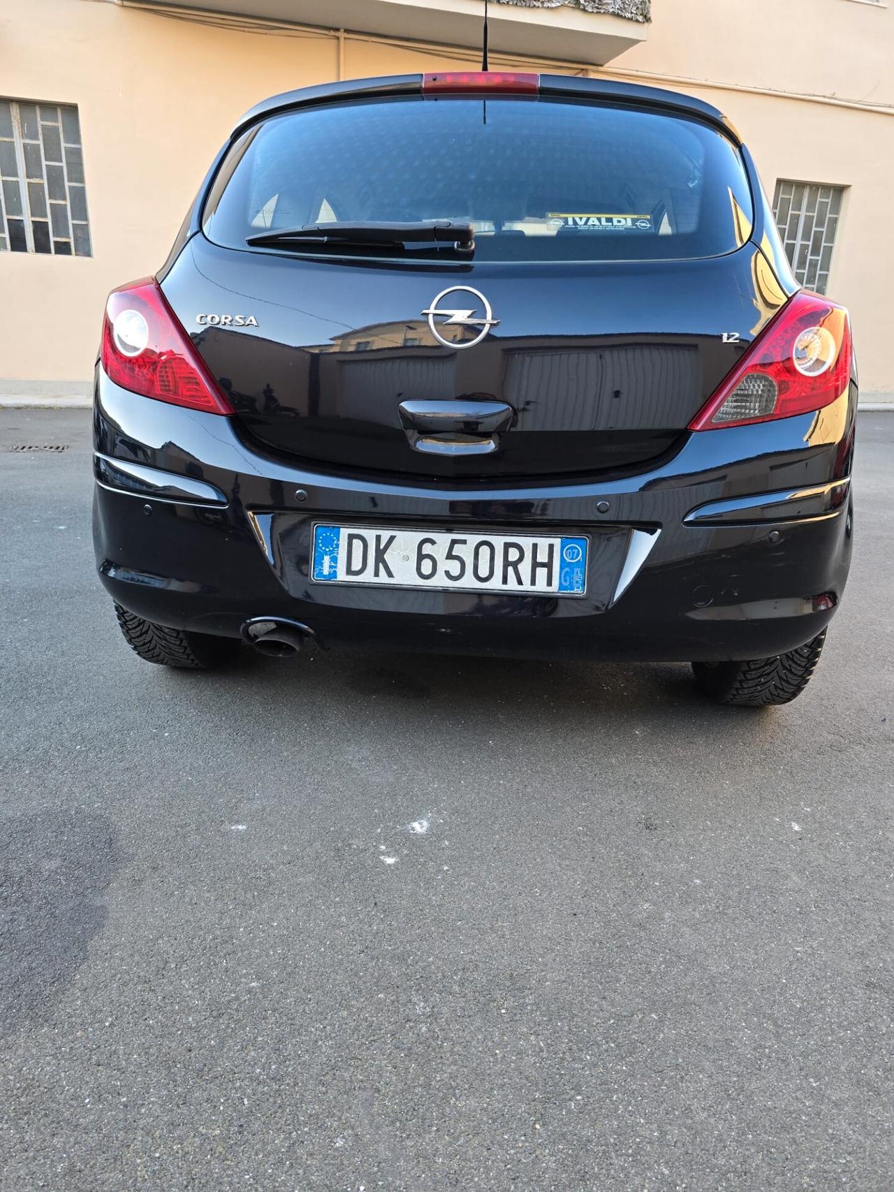 Opel corsa 1.2 benz perfetta neopatentati possibilita 12 mesi garanzia