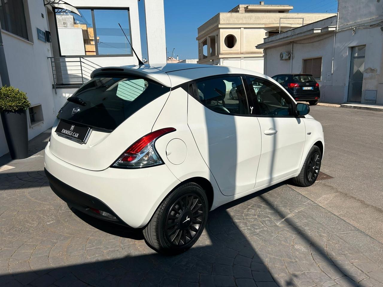 Lancia Ypsilon 1.2 51Kw ELEFANTINO Km104.000-2015