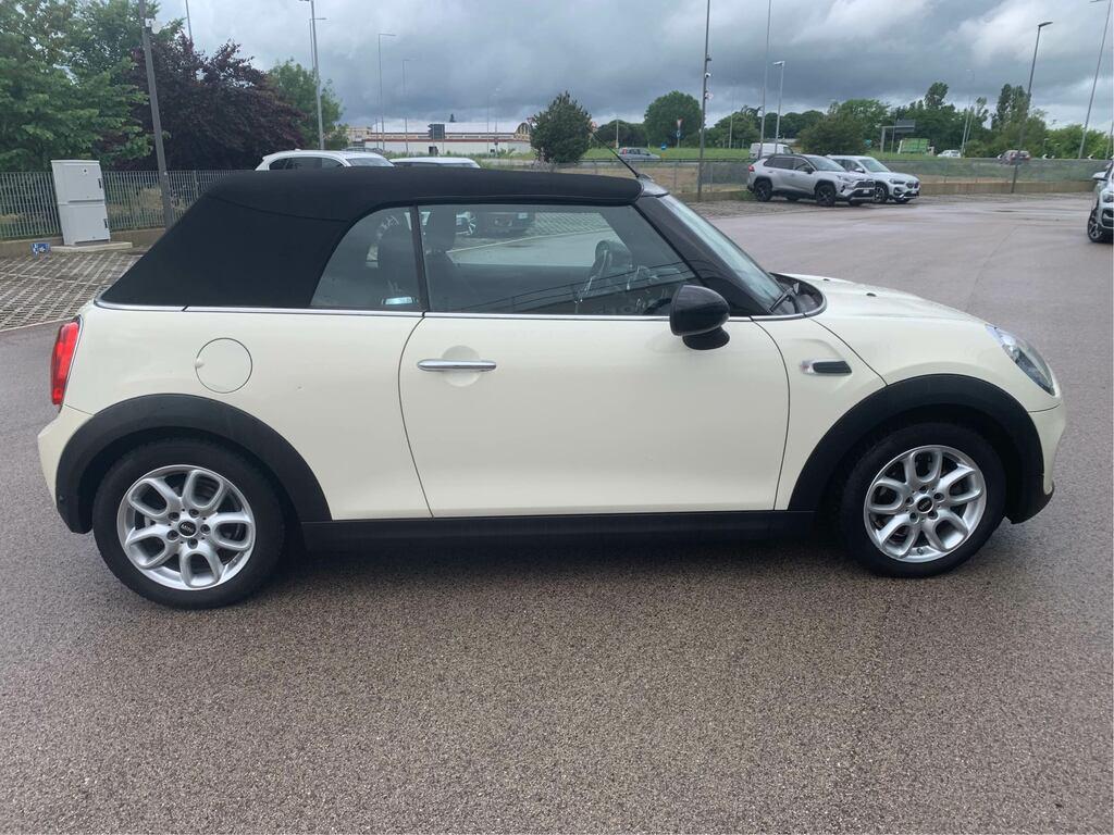 Mini Cooper D Cabrio 1.5 Cooper D Boost Auto