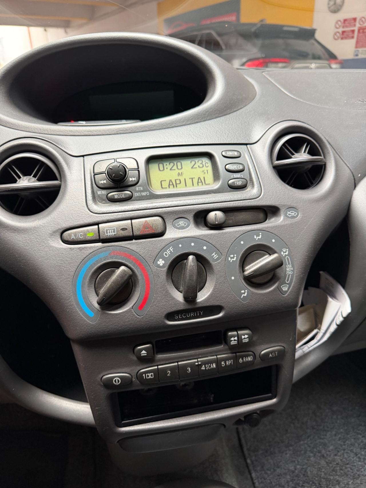 Toyota Yaris 1.0i Neopatentati Euro 3