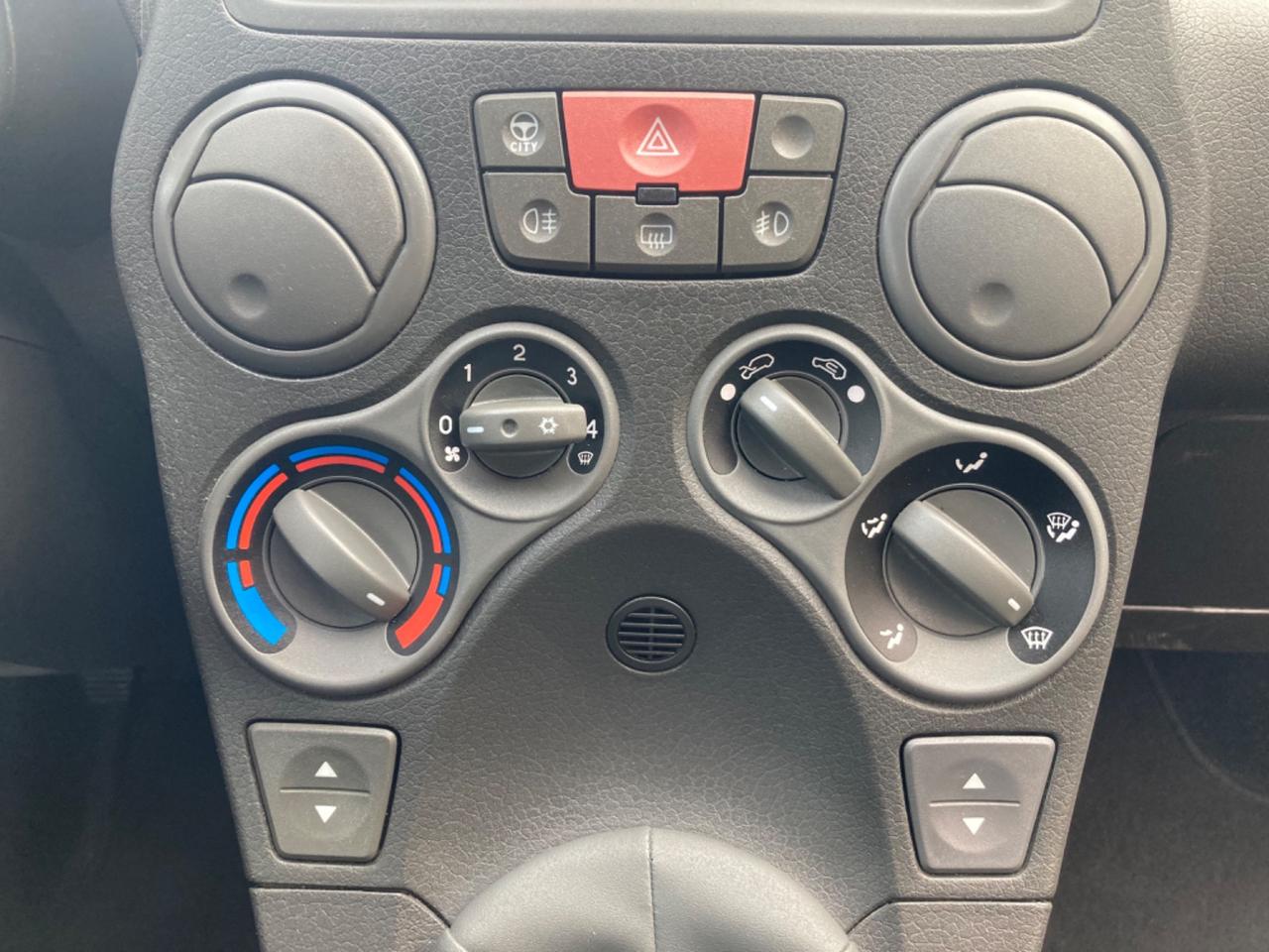 FIAT PANDA 1.2 BENZINA (PROPRIETARIO UNICO)