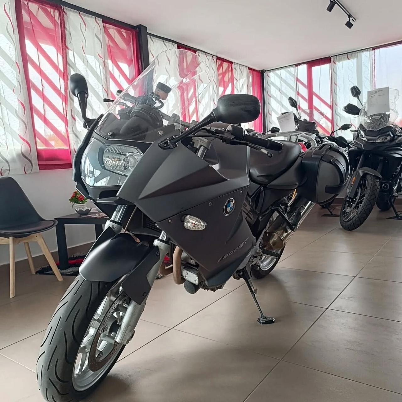 Bmw F 800 ST SOLI 2.990€