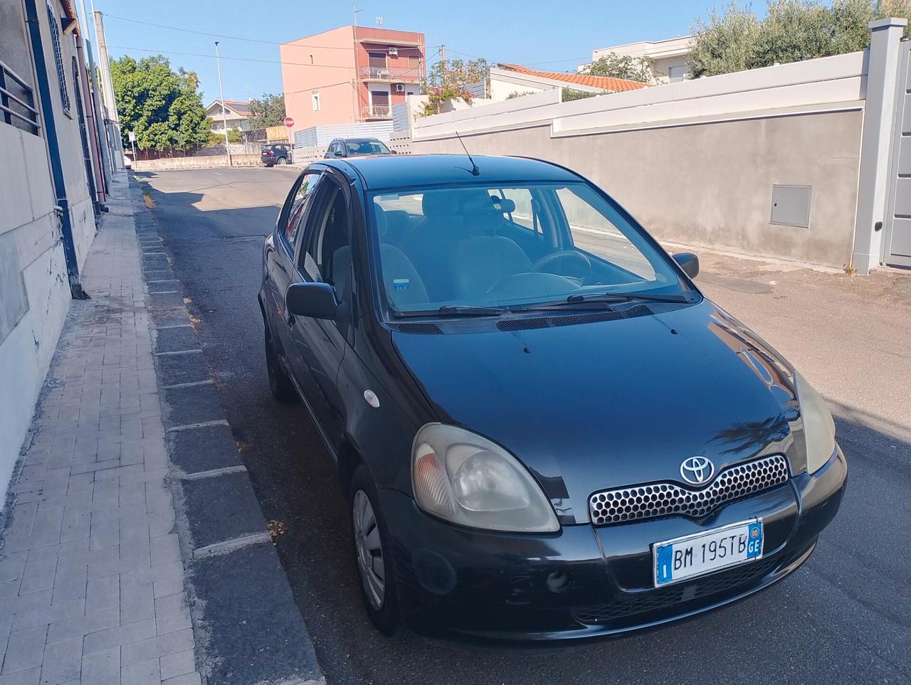 Toyota Yaris 1.0i 16V cat 5 porte