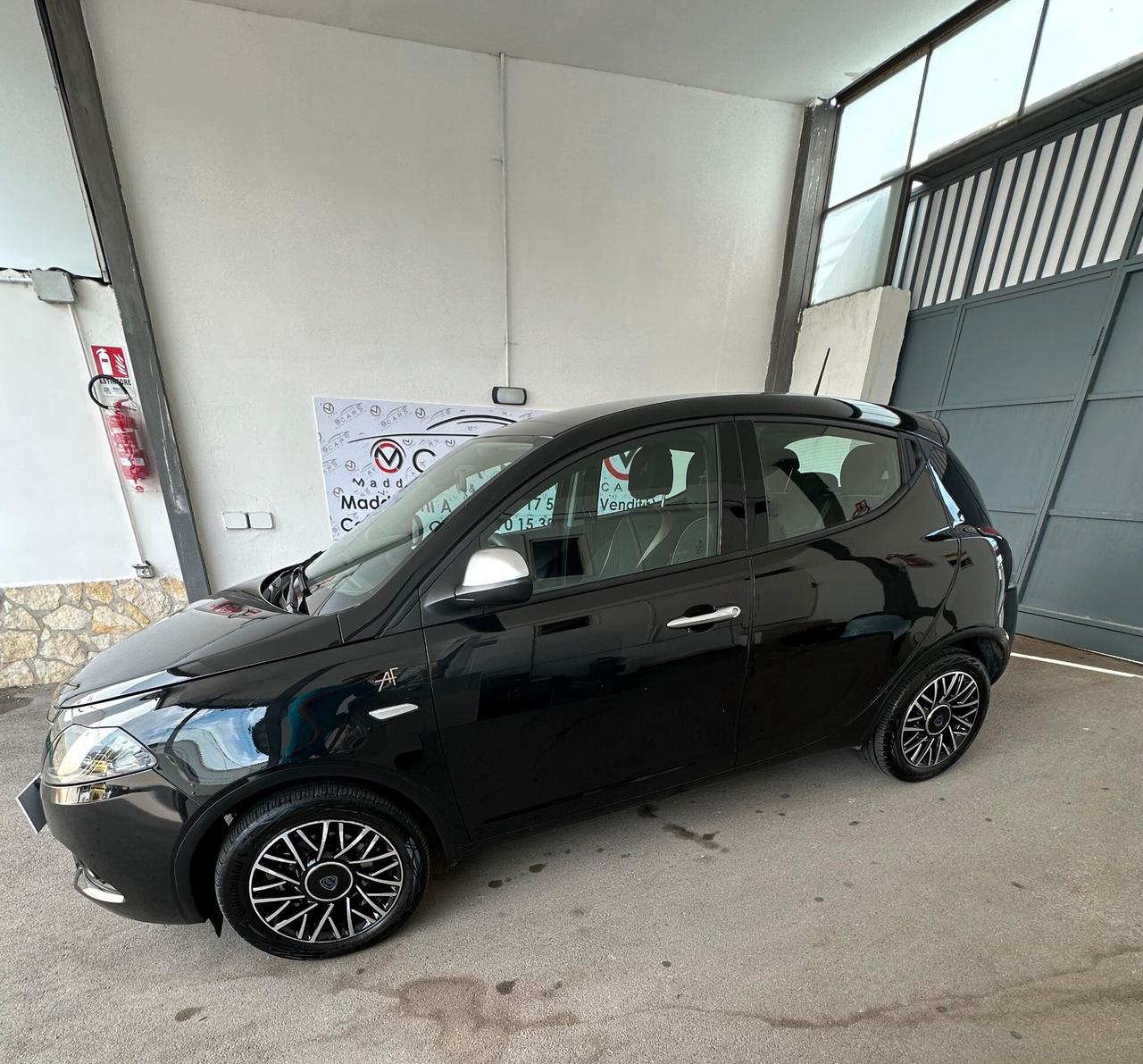 Lancia Ypsilon 1.0 FireFly 5 porte S&S Hybrid Alberta Ferretti