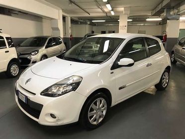 Renault Clio Clio III 2009 3p 1.2 16v Live!