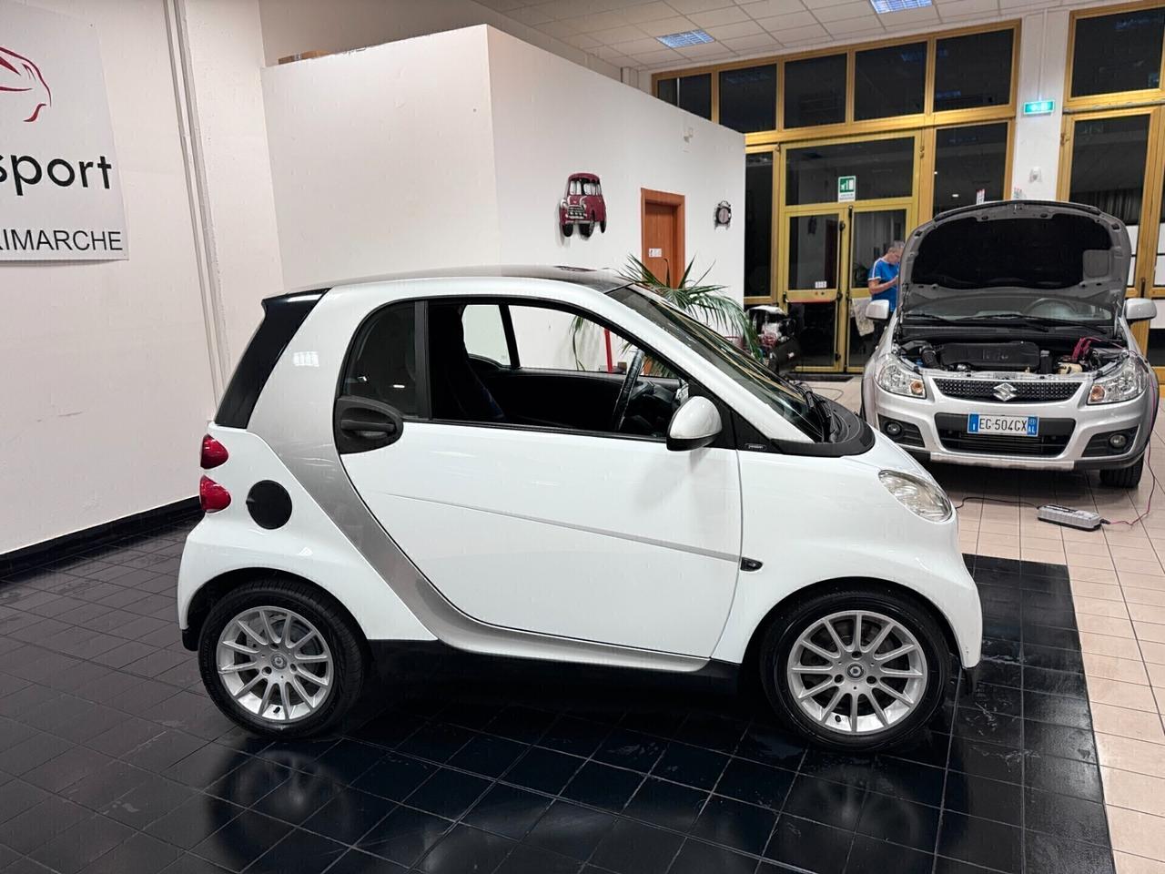 Smart ForTwo 800 33 kW coupé pure cdi