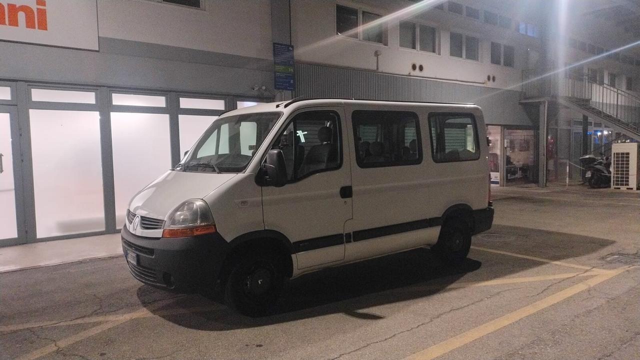Renault master 9 posti