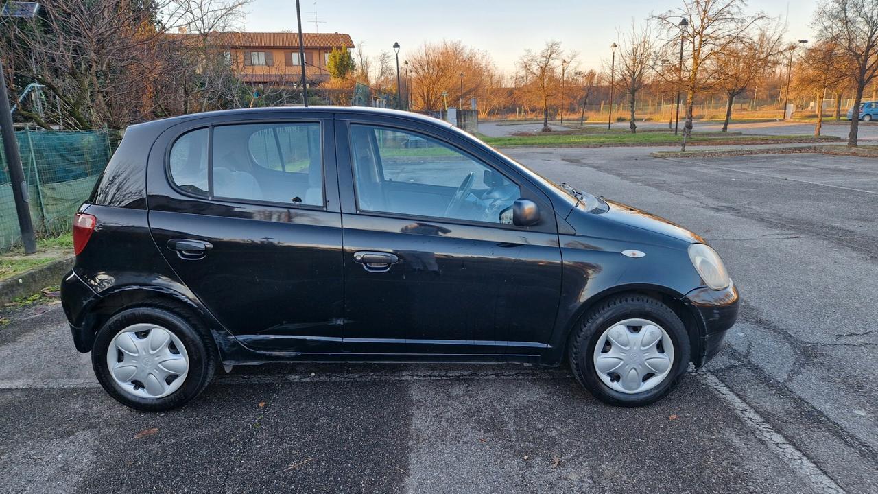 Toyota Yaris Sol *Neopatentati *